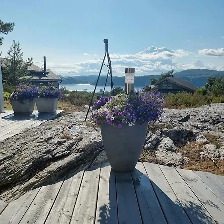 Beautiful With Sea View In Isles