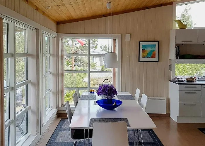 Beautiful With Sea View In Isles Feriehus
