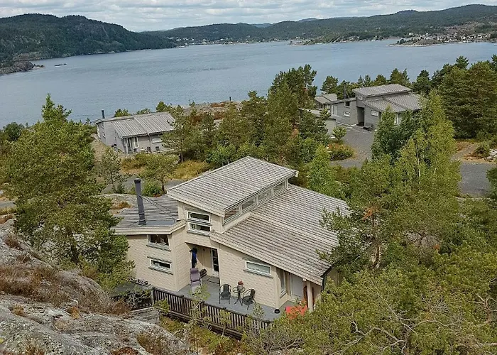Beautiful With Sea View In Isles